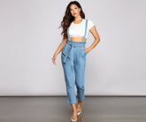 Süße Hosenträgerhose im Paperbag-Stil